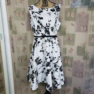 White black sleeveless Fit & Flare boat neck dress